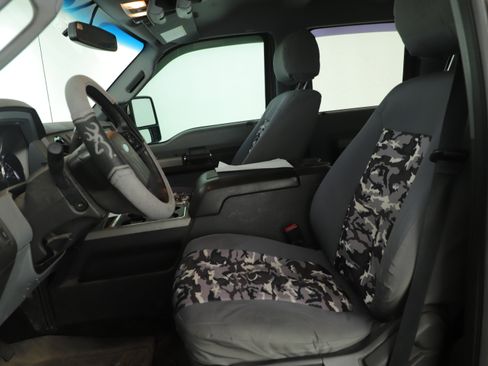 Used 2016 Ford F250 XLT w/ XLT Premium Package image 13