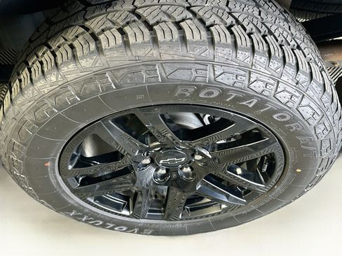Used 2023 Chevrolet Silverado 1500 RST AWD/4WD image 11