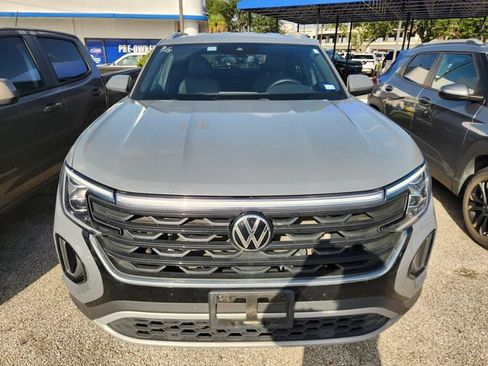 Used 2024 Volkswagen Atlas Cross Sport SE w/ Black Wheel Package FWD image 2