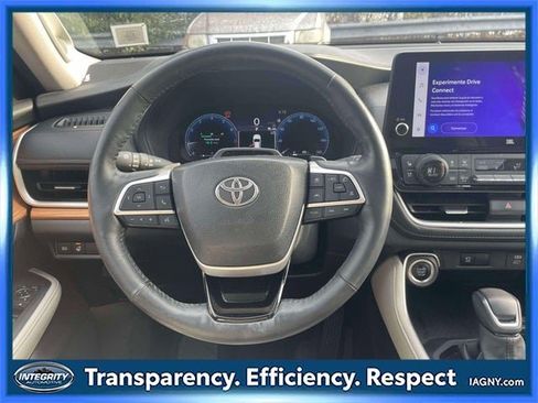 Used 2024 Toyota Grand Highlander XLE image 15