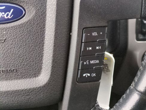 Used 2017 Ford Expedition XLT image 26