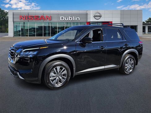 New 2025 Nissan Pathfinder SV w/ SV Premium Package image 1