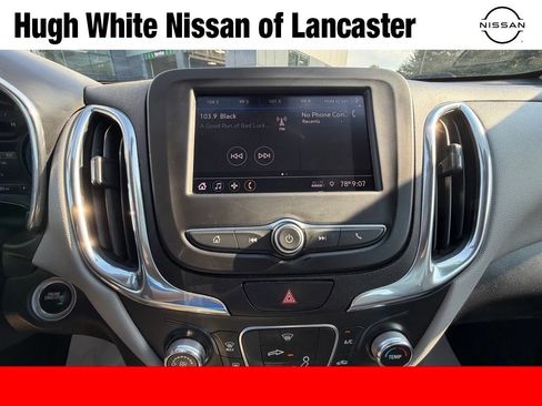 Used 2020 Chevrolet Equinox LS FWD image 9