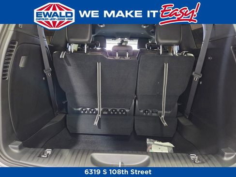 New 2026 Chrysler Pacifica Select image 15