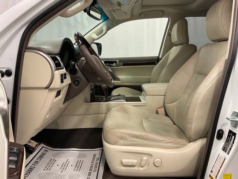 Used 2015 Lexus GX 460 w/ Premium Package image 4