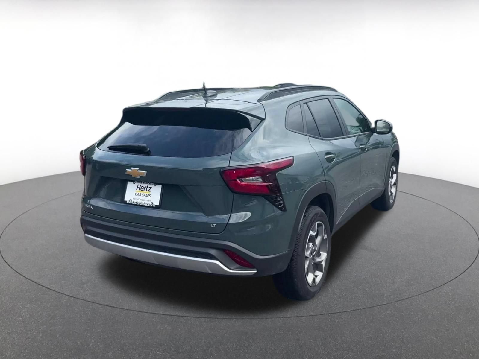 Used 2025 Chevrolet Trax LT FWD image 12
