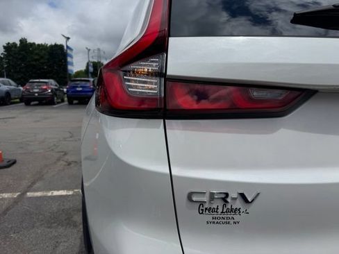 Used 2025 Honda CR-V LX image 9