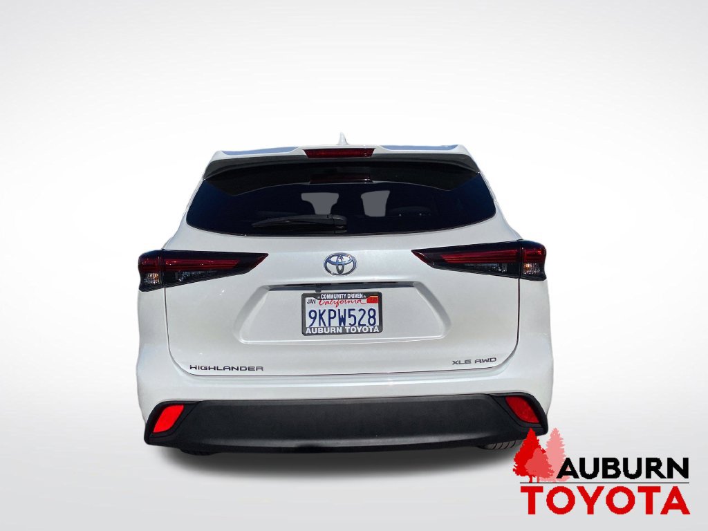 Used 2024 Toyota Highlander XLE AWD/4WD image 6