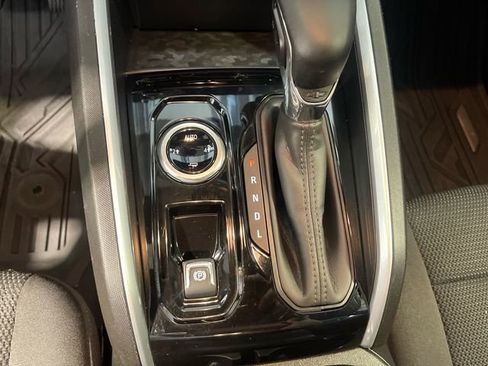 Used 2024 Chevrolet Colorado LT w/ LT Convenience Package AWD/4WD image 14
