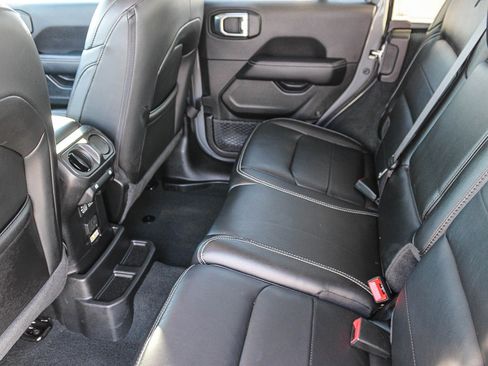 Used 2022 Jeep Wrangler Unlimited Sahara w/ LED Lighting Group image 18