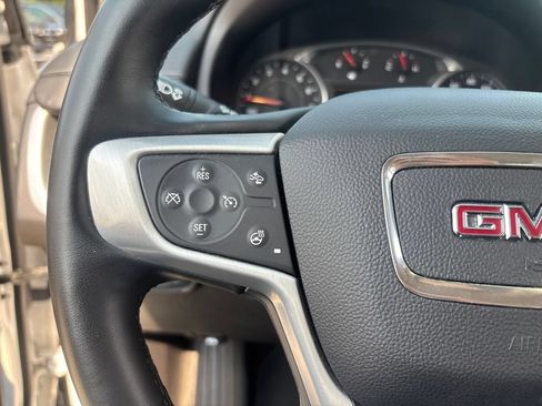Used 2024 GMC Terrain SLT AWD/4WD image 11