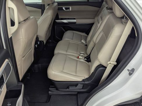 Certified 2022 Ford Explorer XLT w/ Equipment Group 202A image 14