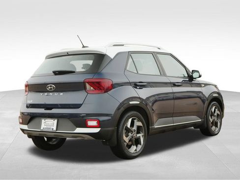 Certified 2023 Hyundai Venue Limited w/ Cargo Package image 8