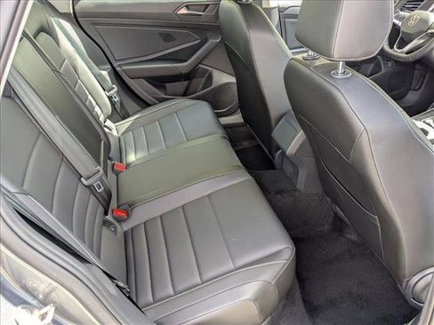 Used 2022 Volkswagen Jetta SE image 18