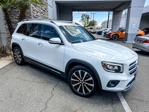 Used 2022 Mercedes-Benz GLB 250 4MATIC image 2