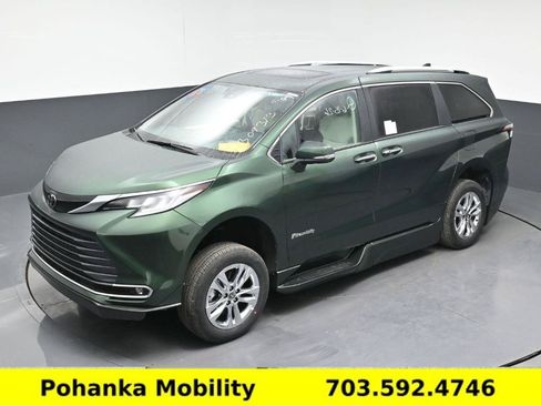 Used 2026 Toyota Sienna Limited FWD image 14