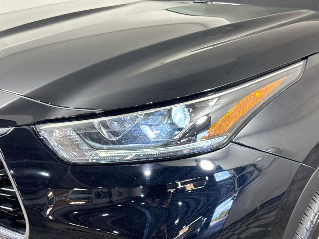 Used 2021 Toyota Highlander Limited AWD/4WD image 3