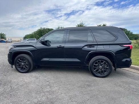 Used 2024 Toyota Sequoia Platinum RWD image 8