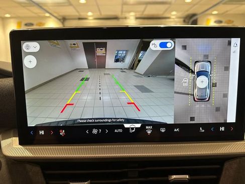 Certified 2025 Ford Explorer Platinum w/ Ultimate Package image 6