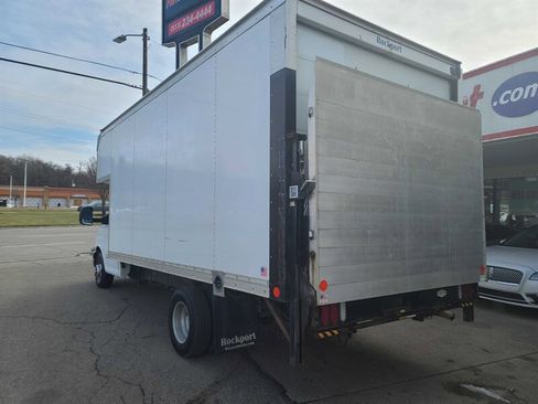 Used 2018 Chevrolet Express 4500 Extended w/ Driver Convenience Package image 6