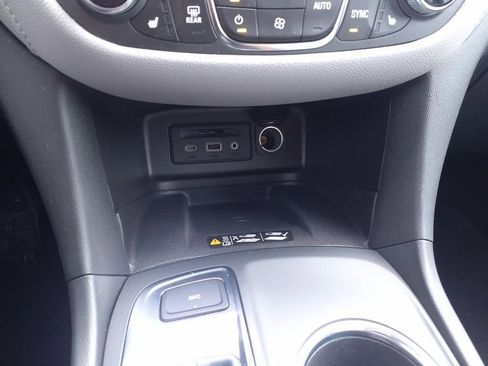 Used 2021 Chevrolet Equinox Premier image 19