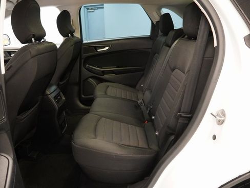 Used 2015 Ford Edge SE image 25