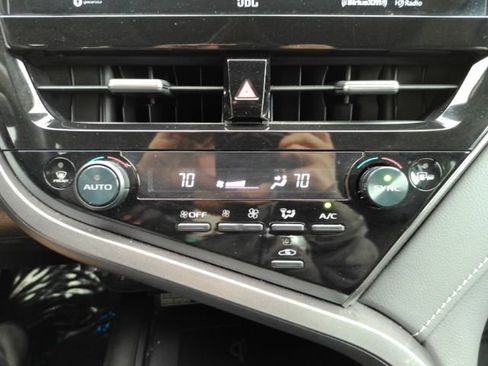 Used 2021 Toyota Camry XSE w/ Navigation Package image 43