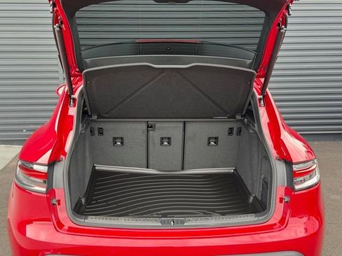 New 2026 Porsche Macan image 27