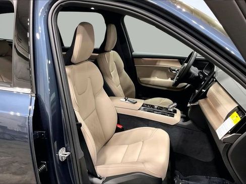 New 2026 Volvo XC90 B5 Plus image 12