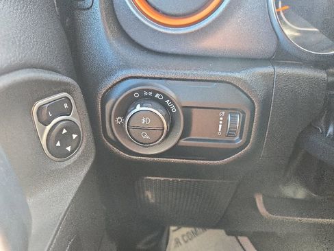 Used 2023 Jeep Gladiator Mojave w/ Cold Weather Group AWD/4WD image 52