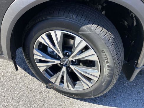 Used 2023 Nissan Rogue SV image 9