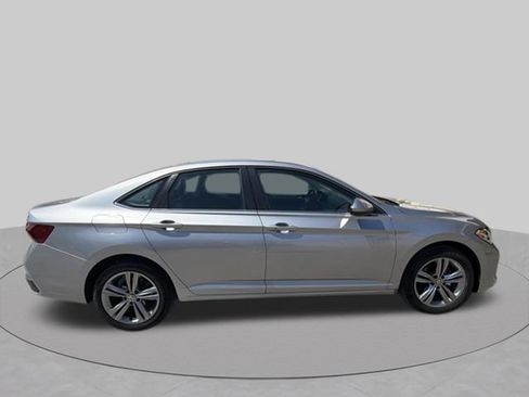 Used 2024 Volkswagen Jetta SE FWD image 6