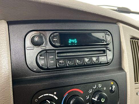 Used 2005 Dodge Ram 1500 Truck ST w/ ST Value Group image 27