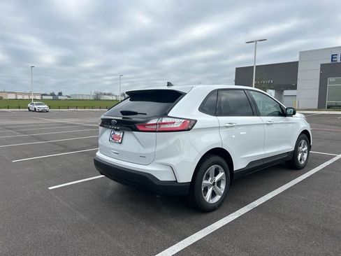 New 2024 Ford Edge SE image 8