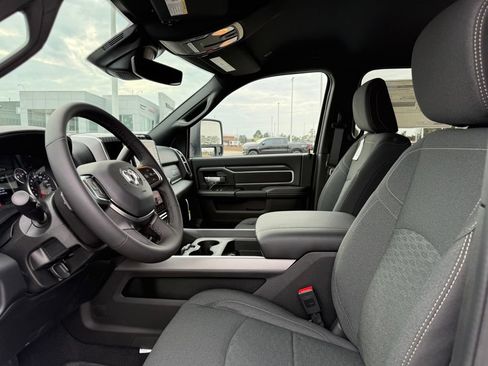 New 2026 RAM 2500 Big Horn AWD/4WD image 9