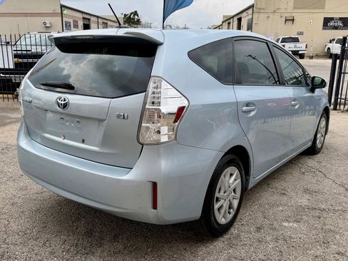 Used 2012 Toyota Prius V Three image 3