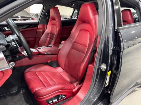 Used 2017 Porsche Panamera image 10