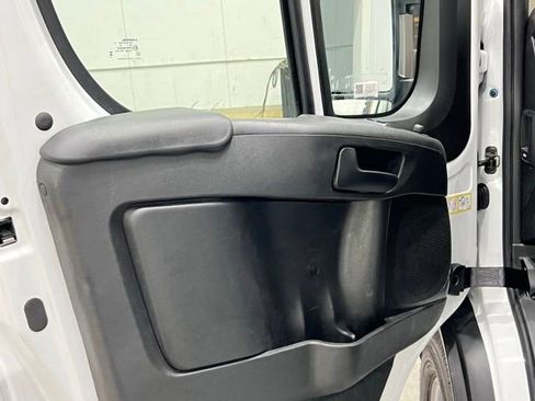 Used 2025 RAM ProMaster 2500 w/ Convenience Group FWD image 16