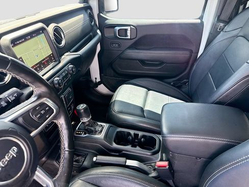 Used 2022 Jeep Wrangler Unlimited Sahara w/ Cold Weather Group AWD/4WD image 26