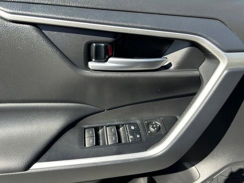 Used 2025 Toyota RAV4 XLE image 11