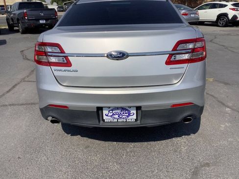 Used 2016 Ford Taurus SE FWD image 13