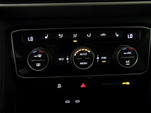 Used 2022 Volkswagen Atlas SE image 32