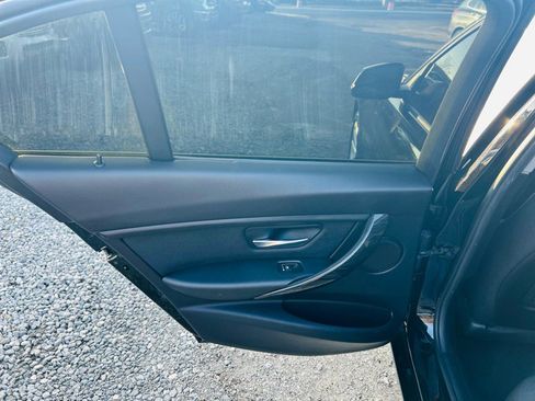 Used 2018 BMW 320i xDrive Sedan w/ Premium Package image 39