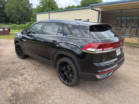 Used 2024 Volkswagen Atlas Cross Sport SE FWD image 5