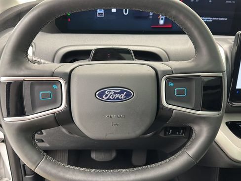 Used 2025 Ford Expedition Active AWD/4WD image 16