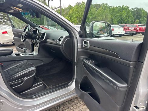 Used 2015 Jeep Grand Cherokee Altitude AWD/4WD image 14
