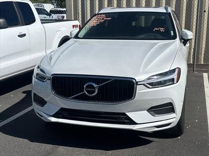 Used 2019 Volvo XC60 T5 Momentum w/ Premium Package