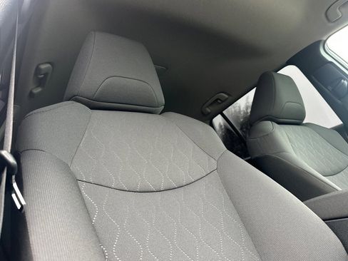 Used 2024 Toyota Corolla Cross LE image 20