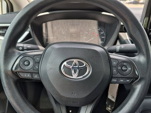 Certified 2025 Toyota Corolla LE FWD image 19
