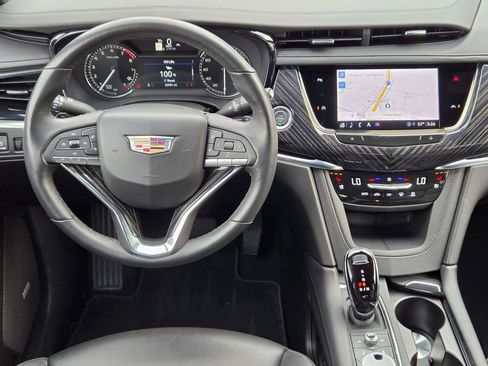 Certified 2025 Cadillac XT6 Premium Luxury image 14